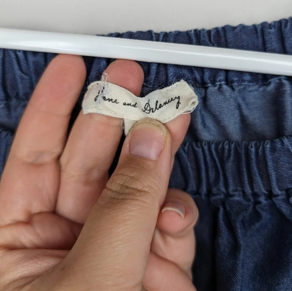 Jane & Delancey Blue Denim Style Off The Shoulder Top Ruffle Sleeve Women Medium - Picture 7 of 9